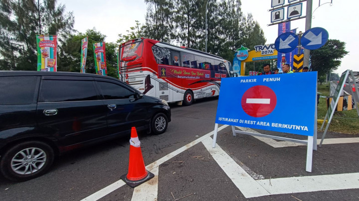 Cerita Pemudik Tol Cipali, Terjebak Macet di Km 166 Hingga 2 Jam