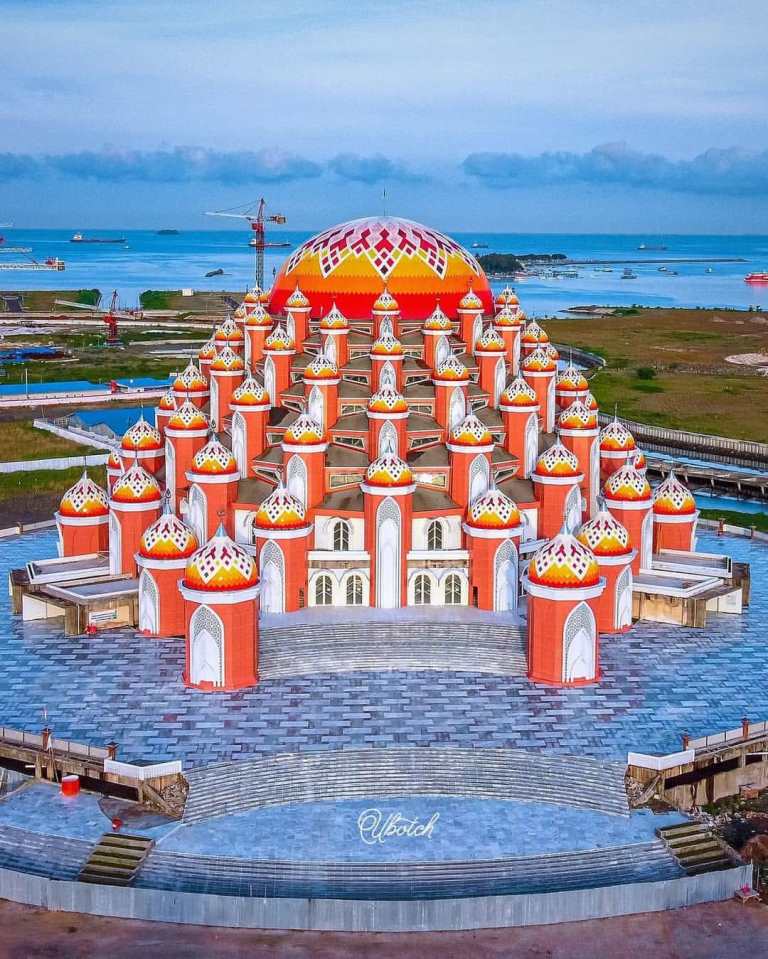 Masjid 99 Kubah. Dok. @ubotch_subhan