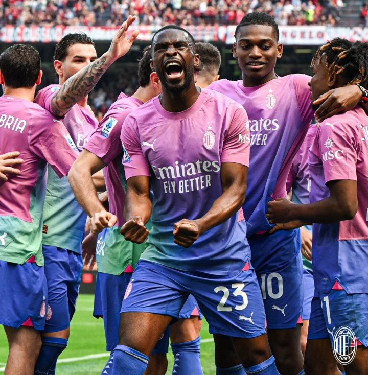 Milan Permak 10 Pemain Lecce