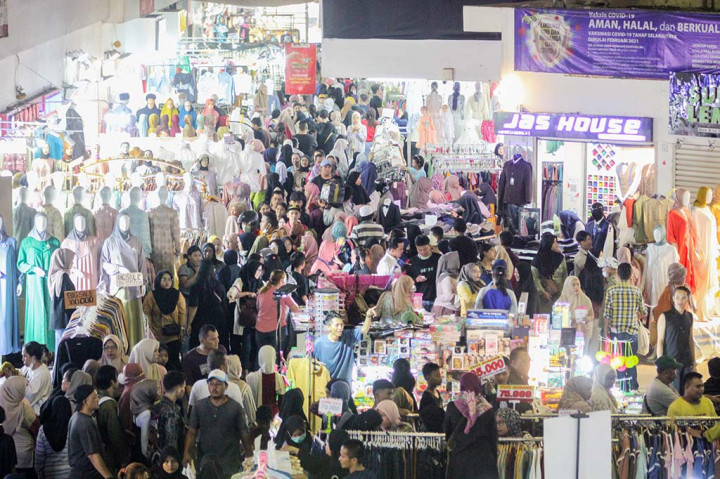 Begini Suasana Pasar Tanah Abang di Minggu Terakhir Jelang Lebaran