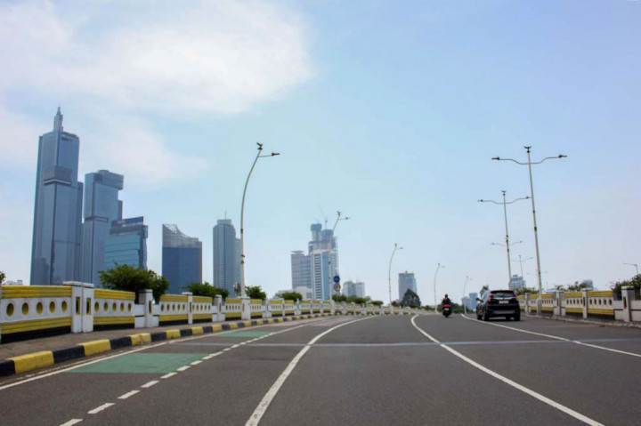 Ditinggal Mudik Lebaran, Lalin Jakarta Tampak Lengang