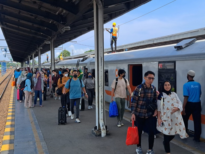 Hingga H-2 Lebaran, 71 Ribu Pemudik Turun di Stasiun Cirebon