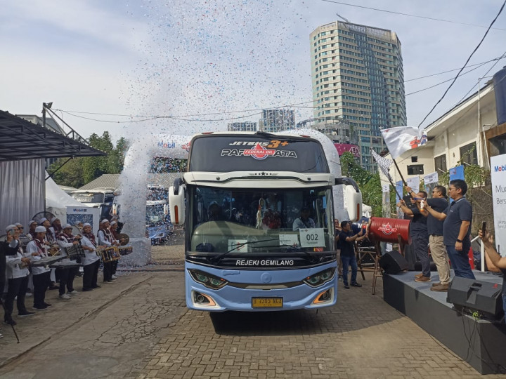 Asik, Para Mekanik Mudik Gratis Pakai Sleeper Bus