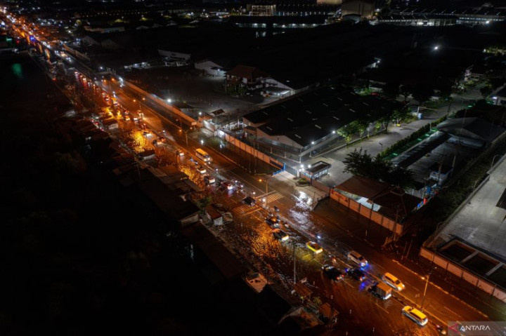 Jalur Pantura Demak Tergenang Banjir