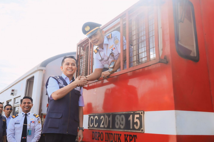 Pj Gubernur Sumsel Lepas Keberangkatan 1.040 Pemudik Gratis Gunakan Kereta Api