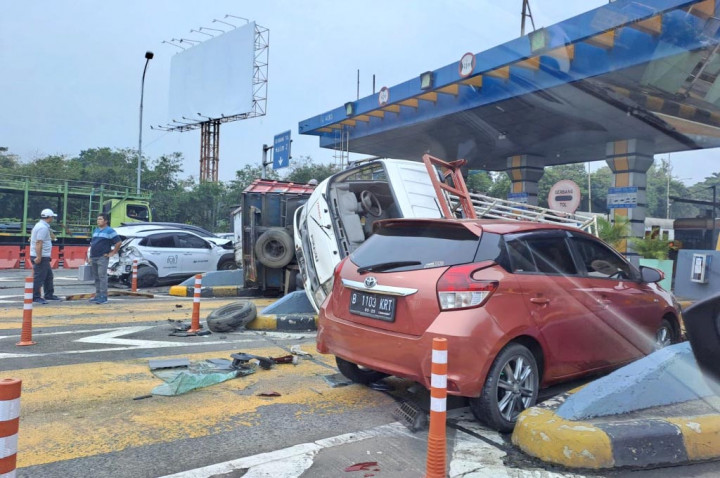 Tabrakan Beruntun di Jalan Tol, Bisa Klaim Asuransi Kendaraan?