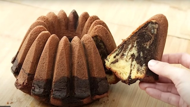 Kue ini pas dimakan di momen istimewa. Marble cake ala Chef Devina Hermawan. (Foto: Dok. Istimewa)