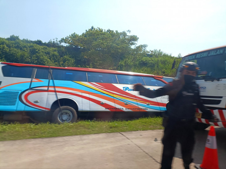 Kondisi Penumpang Akibat Kecelakaan Tunggal Bus Rosalia Indah di Tol Batang-Semarang