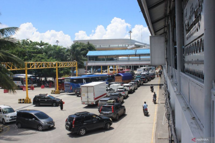 Hari Kedua Lebaran, Pelabuhan Bakauheni Mulai Dipadati Ribuan Penumpang Arus Balik
