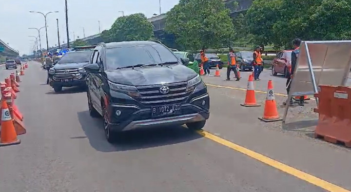 Jasa Marga Berlakukan <i>Contraflow</i> KM 47-65 Tol Japek Arah Cikampek