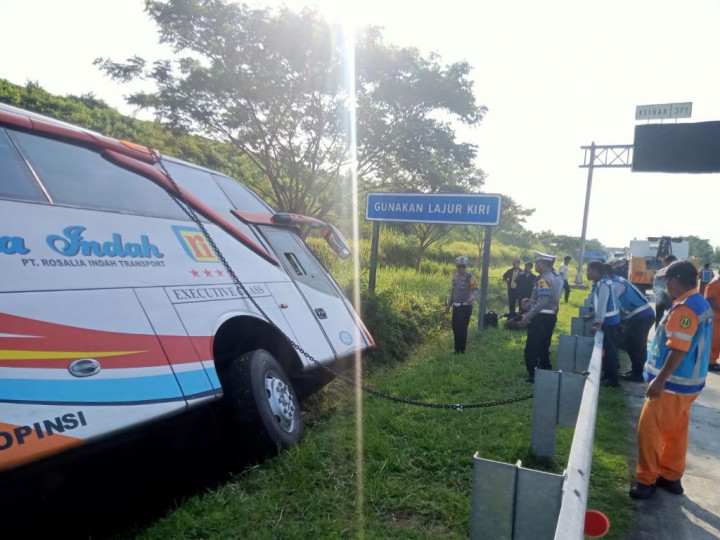 Dalami Kecelakaan Bus Rosalia Indah di Tol Batang, Polisi Gelar Olah TKP