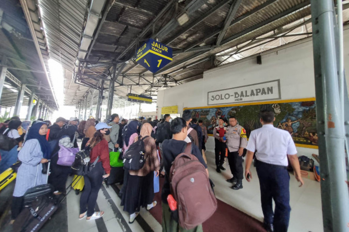 H+2 Lebaran, Stasiun KA Daop 6 Masih Dipadati Puluhan Ribu Penumpang