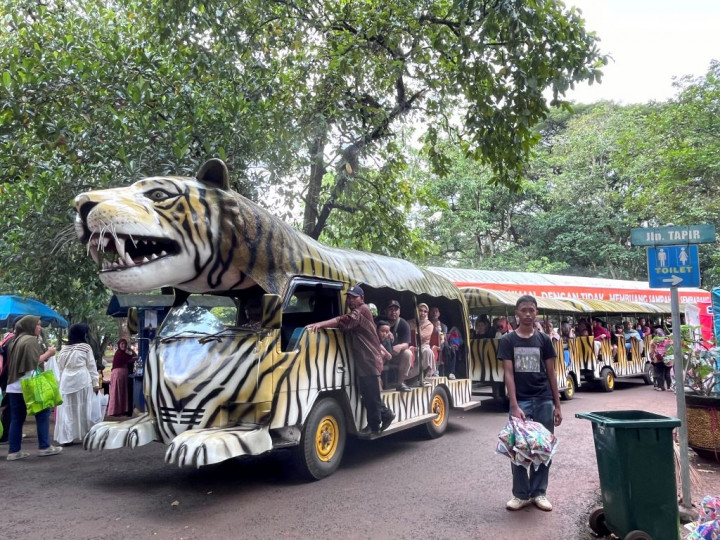 Siang Ini, Pengunjung Ragunan Membludak Capai 31 Ribu Orang