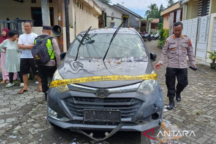 Balon Udara Jatuh di Mungkid Magelang Rusak 5 Rumah dan 1 Mobil