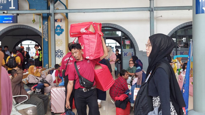 H+3 Lebaran, 16 Ribu Orang Tiba di Stasiun Pasar Senen