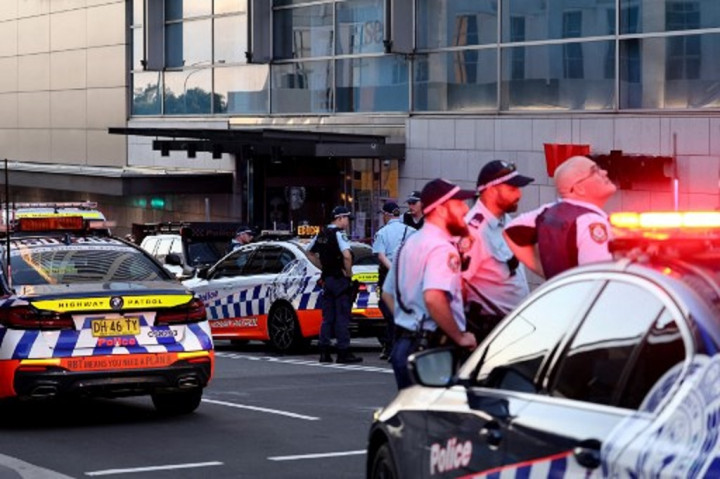 Polisi Selidiki Motif Penikaman dan Penembakan di Mal Sydney