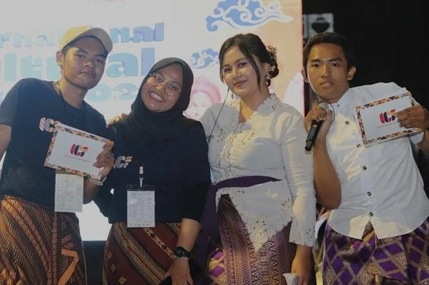 Cerita Mellya Mahasiswa Unesa Lolos IISMA, Tercapai Cita-Cita Kuliah di Eropa