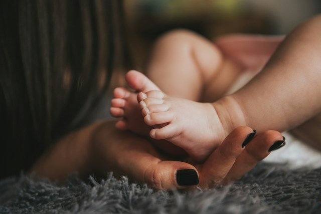 Kemenkes imbau masyarakat waspada terhadap potensi penularan penyakit HFMD. (Foto: Ilustrasi/Dok. Unsplash.com)