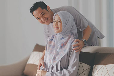 Jelang Lahiran Anak Ketiga, Dude Harlino Lakukan Hal Ini