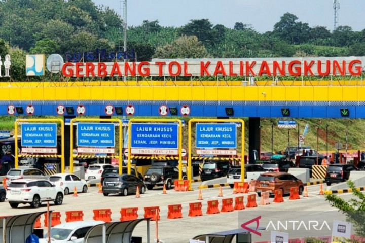Arus di Gerbang Tol Kalikangkung Semarang Kembali Normal 2 Arah