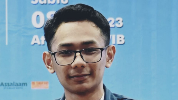 Aktif Meneliti, Akbar Lulus dari Unair Sebagai Mahasiswa Berprestasi