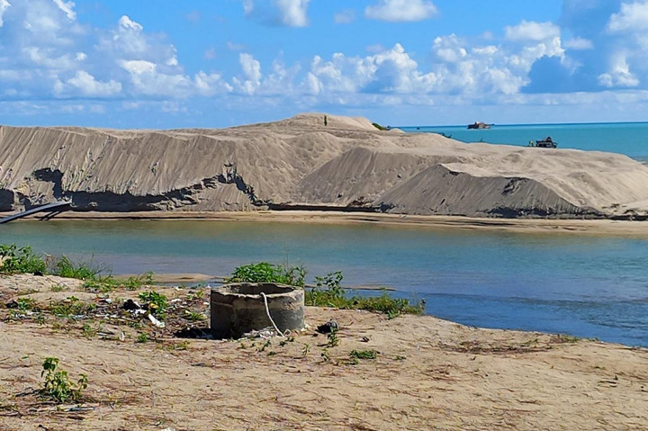 Babel akan Jual Jutaan Metrikton Pasir Laut untuk Biayai Pengerukan Muara Sungai Jelitik