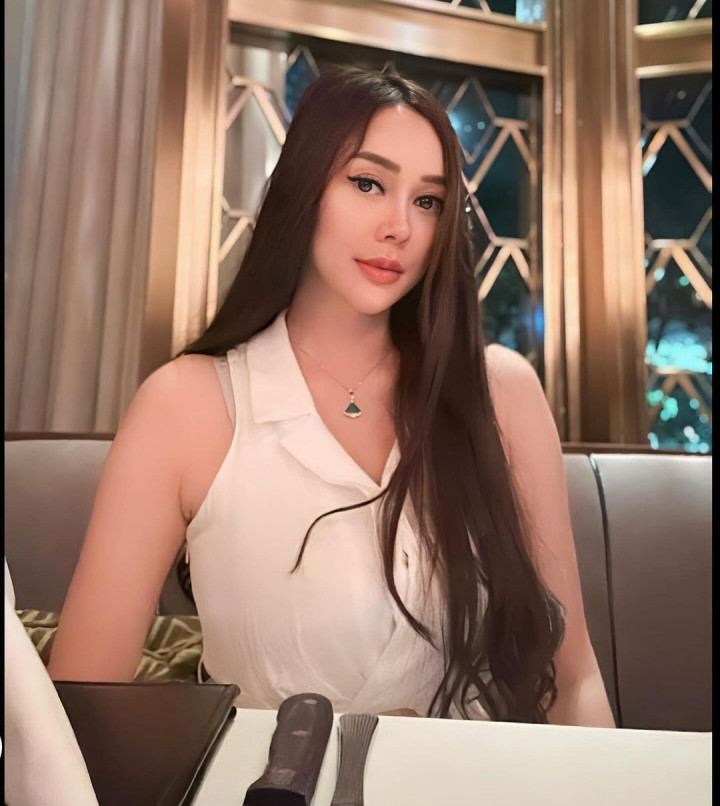 Aura Kasih Hiatus dari Instagram, Netizen Curiga Mau Nikah Lagi