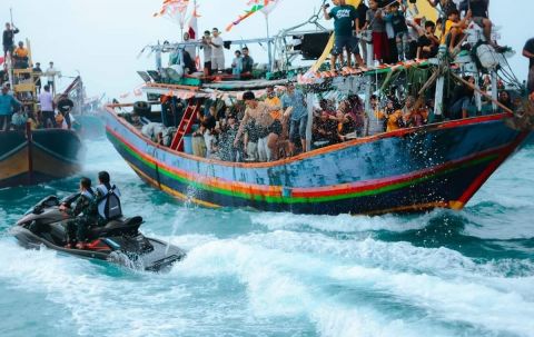 Sejumlah Daerah di Pantura Jawa Tengah Gelar Tradisi Syawalan