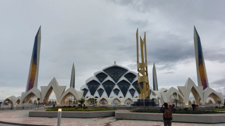 Dana Oprasional Masjid Al Jabbar Rp37 Miliar, Sekda Heran Masih Ada Pungli