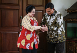 Ketua Umum PDI Perjuangan Megawati Sukarnoputri dan Ketua Umum Partai Gerindra Prabowo Subianto. MI/Ramdani.
