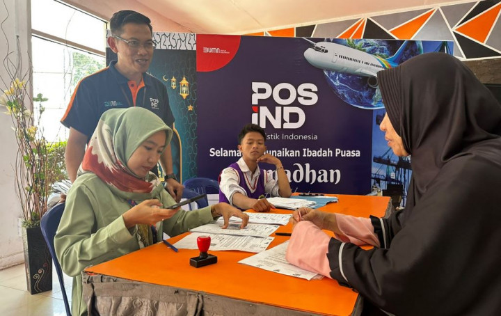 Pos Indonesia Salurkan Bansos PKH dan Sembako di Palembang saat Ramadan dan Idulfitri