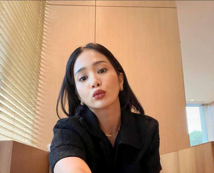 Bikin Konten THR Rp271 Triliun, Bunga Zainal Sindir Kasus Korupsi Sandra Dewi