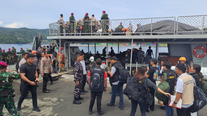 Erupsi Gunung Ruang, TNI AL Kerahkan Kapal Perang untuk Evakuasi dan Kirim Bantuan