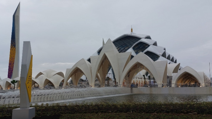 Para Mantan Gubernur Jabar Bakal Dilibatkan <i>Ngurus</i> Masjid Al Jabbar