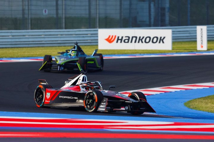 Hankook iON Race Bantu Porsche Berjaya di Formula E Italia