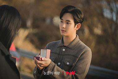 Kim Soo Hyun jadi Pengisi Soundtrack Queen of Tears