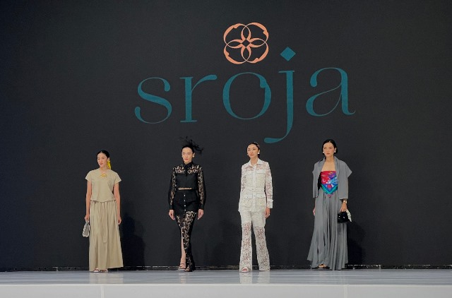 Harmoni Pratiwi Lukisan Harmonisasi Alam dalam Fashion Sroja