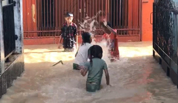 Banjir Kiriman dari Bogor Rendam 3 Permukiman di Bekasi Hingga 1 Meter