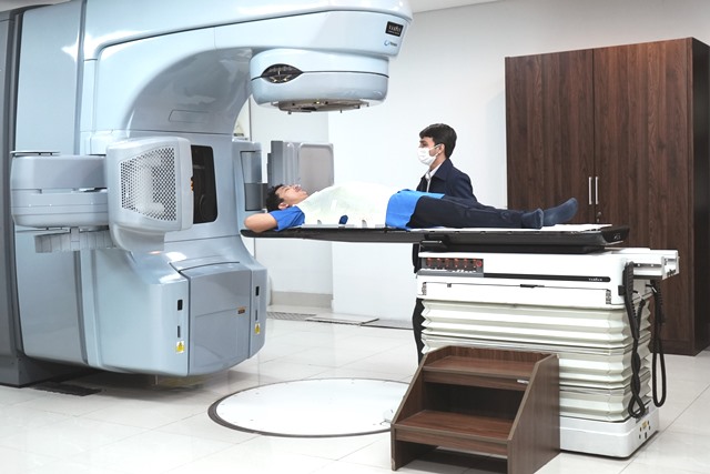 Apa Itu LINAC dan Brachytherapy untuk Pengobatan Kanker?