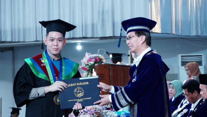 Cerita Kenny, Wisudawan Sarjana Terbaik ITS yang IPK-nya Nyaris Sempurna