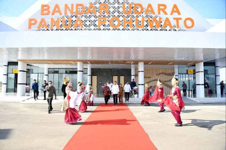 Jokowi Resmikan Bandara Panua Pohuwato di Gorontalo