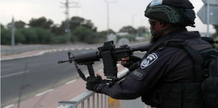 Mobil Seruduk Warga di Yerusalem, Dua Orang Terluka