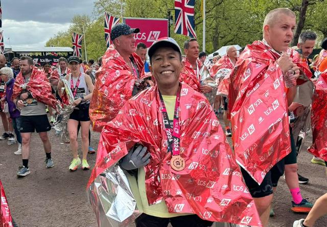 Finish Lari 42 Km di Suhu Dingin, Misbakhun Buru Six Stars Medal World Major Marathon