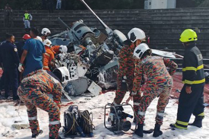 Tragis! Dua Helikopter Militer Malaysia Tabrakan, 10 Awak Tewas