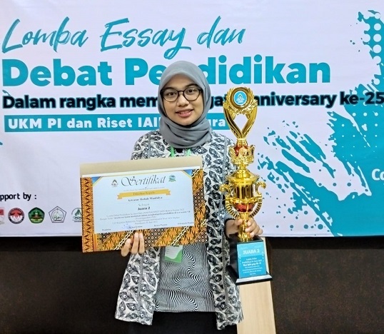 Aziza, Penerima Beasiswa OSC Medcom Lulus Cum Laude dan Diterima Kerja Sebelum Wisuda