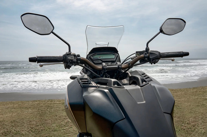 Teknik Melihat Kondisi Jalanan Melalui Kaca Spion