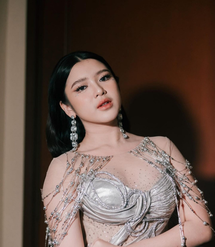 Kostum Tiara Andini Dicibir karena Dinilai Norak seperti Biduan