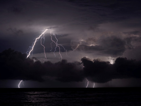 Kronologi 2 Anggota TNI Tersambar Petir di Dekat Mabes Cilangkap