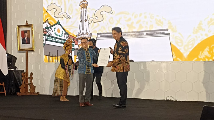 UNESCO Serahkan Sertifikat Inskripsi 'Budaya Sehat Jamu'