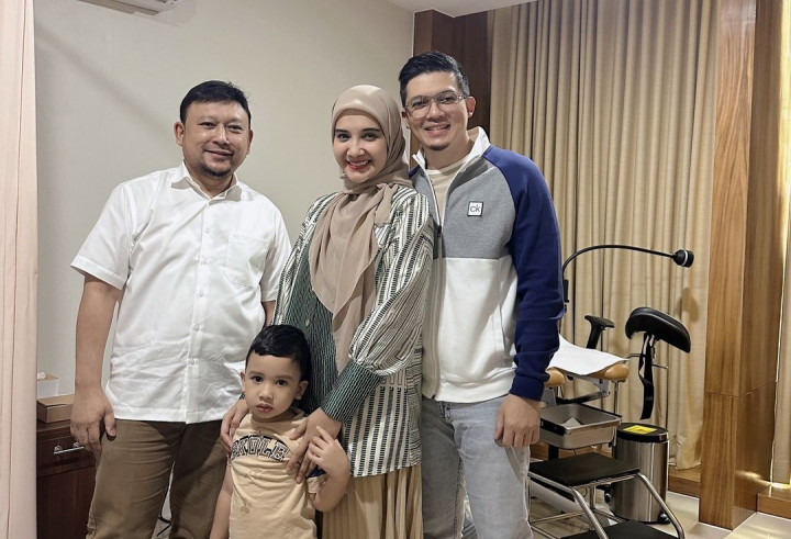 Zaskia Sungkar Diduga Hamil Anak Kedua